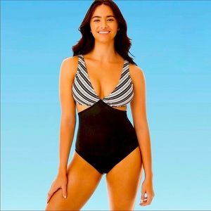 NWT Beach Betty One Piece Swimsuit Striped Large